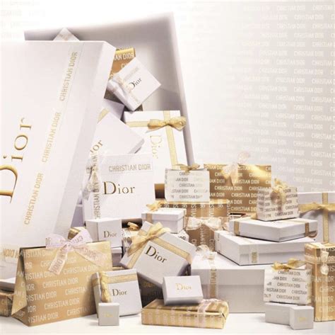 dior holiday gift box|dior gift box packaging.